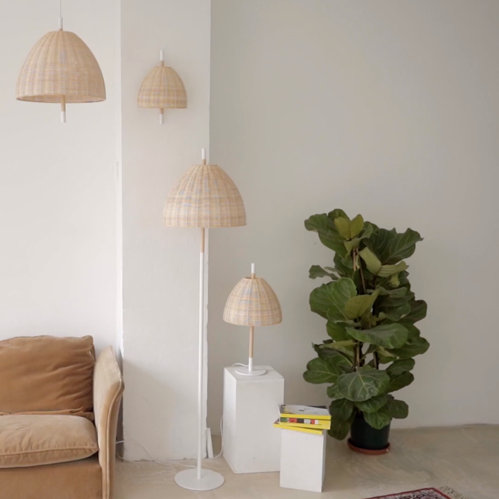 Mediterranean-inspired Amà Ø30 Pendant Lamp with white and rattan finish